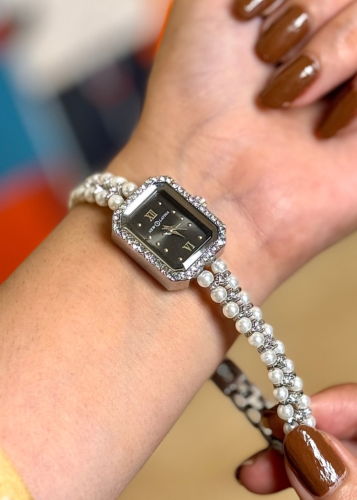 Pearl Black Charm Signature Watch